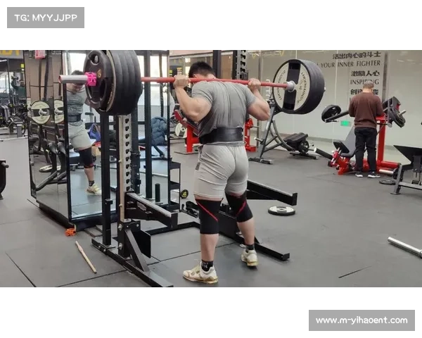 中国健力世界杯无差别级选手打破深蹲世界纪录创历史新篇章 中国健力世界杯无差别级选手打破深蹲世界纪录创历史新篇章